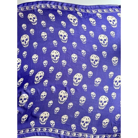 ALEXANDER MCQUEEN Skull Motif Purple Silk Chiffon Large Square Scarf - Picture 2 of 15